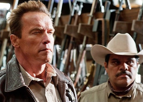 Arnold vanouds met actie, explosies en humor