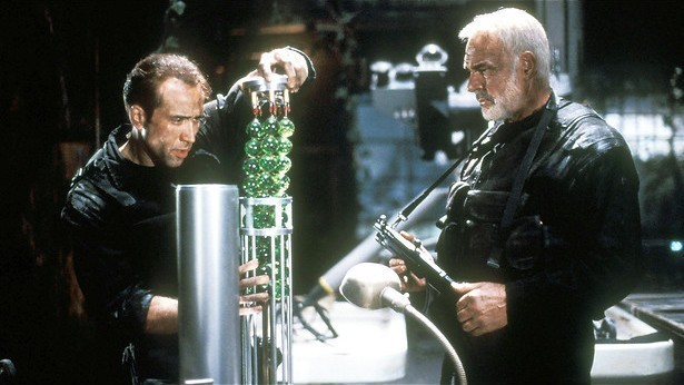 Nicolas Cage en Sean Connery redden toeristen