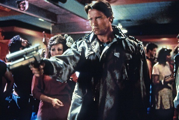 Arnold Schwarzenegger reist terug in de tijd