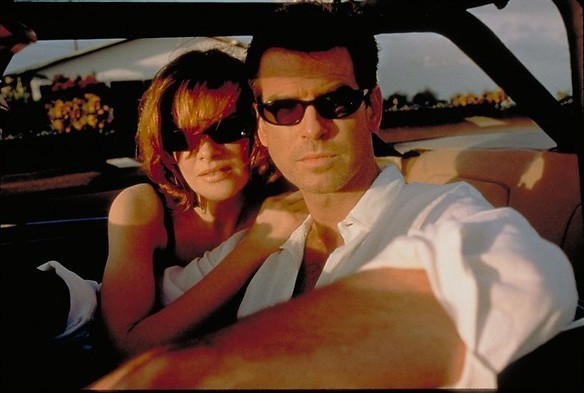 Pierce Brosnan steelt dure kunst