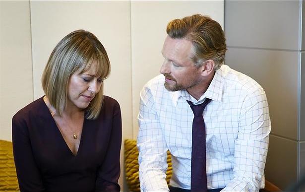 Hartenbreker Barry breekt door in The split