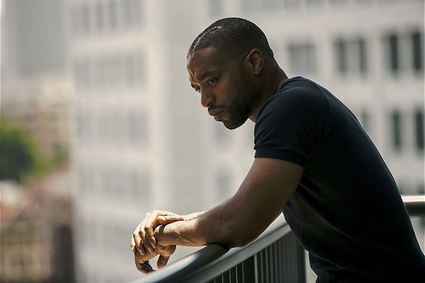 De afleidingsmanoeuvre van Chiwetel Ejiofor