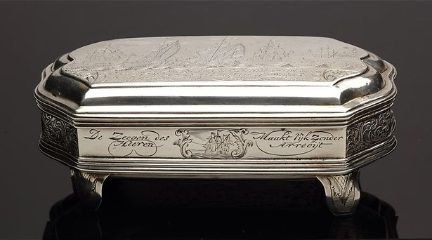 Madonna en een zilveren doosje