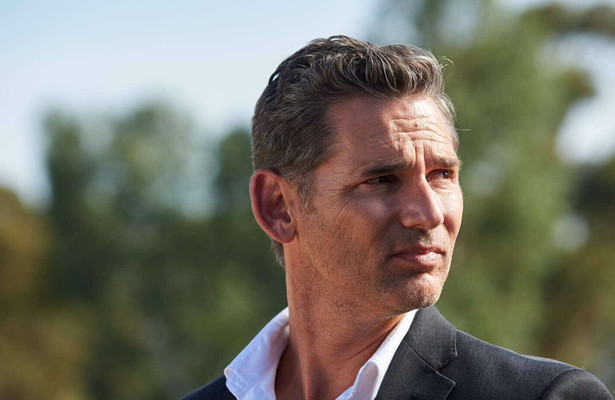 Eric Bana als agent Aaron Falk in The Dry