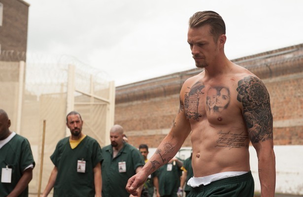 Joel Kinnaman als Pete Koslow in The Informer
