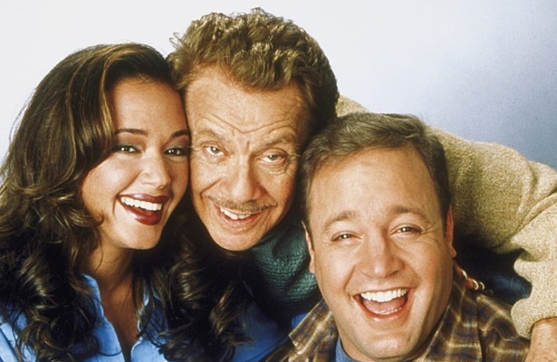 Kevin James, Jerry Stiller en Leah Remini in The King of Queens