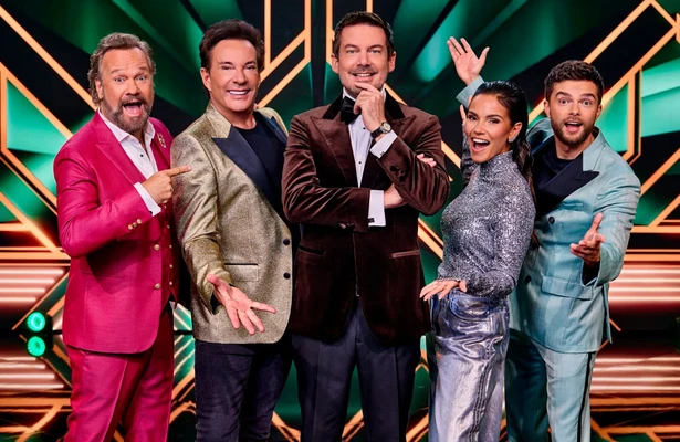 Panelleden en presentator The Masked Singer