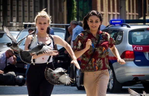Mila Kunis en Kate McKinnon in The Spy Who Dumped Me