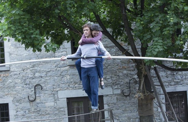 Charlotte Le Bon en Joseph Gordon-Levitt in The Walk