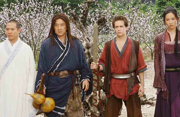 Jet Li, Jackie Chan, Michael A. Angarano en Crystal Liu in The Forbidden Kingdom