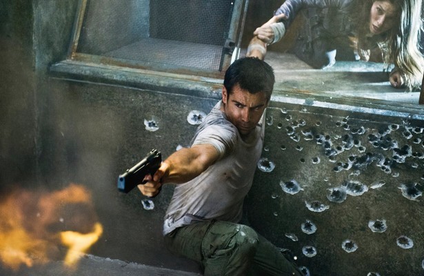 Colin Farrell en Jessica Biel in Total Recall