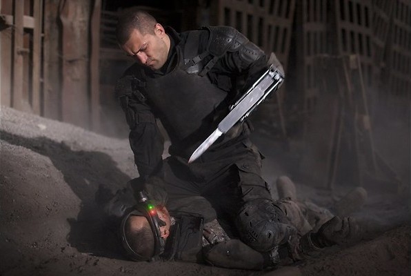 Jean-Claude Van Damme knokt met terroristen