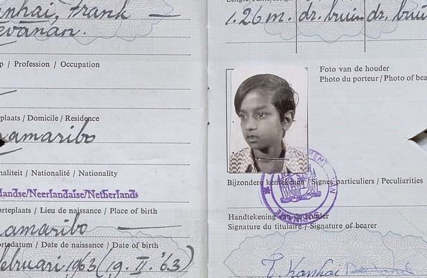 Still uit Vaarwel Suriname