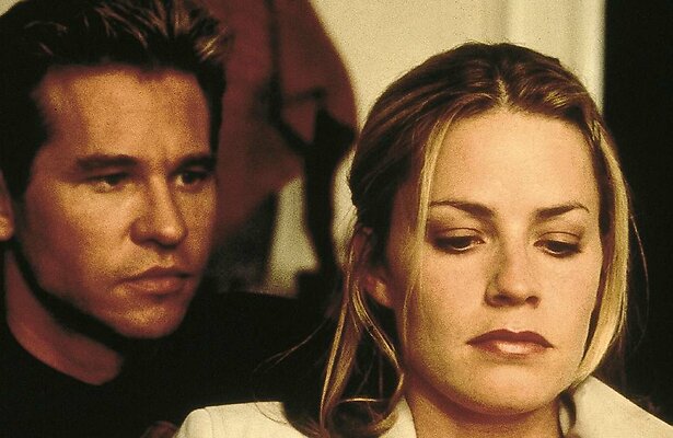 Val Kilmer en Elisabeth Shue in The Saint