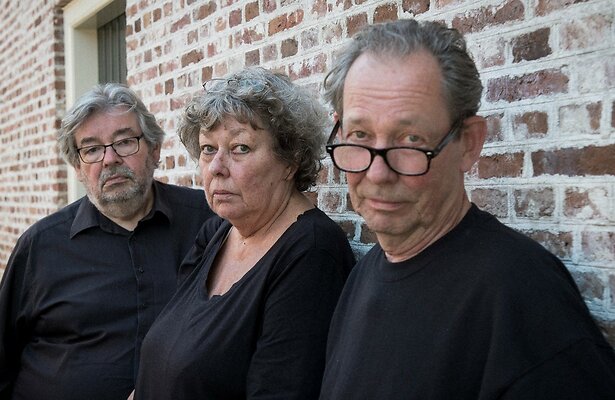 Maarten van Rossem vertelt over het denken aan zijn zus en andere overledenen.