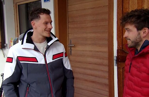 Benjamin vertelt Nicky dat hij moet vertrekken.