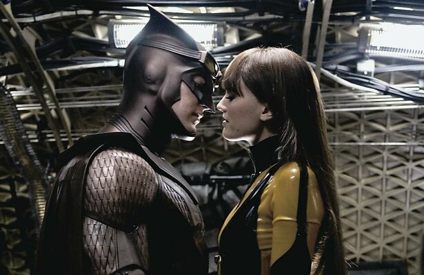 Jeffrey Dean Morgan en Malin Åkerman in Watchmen