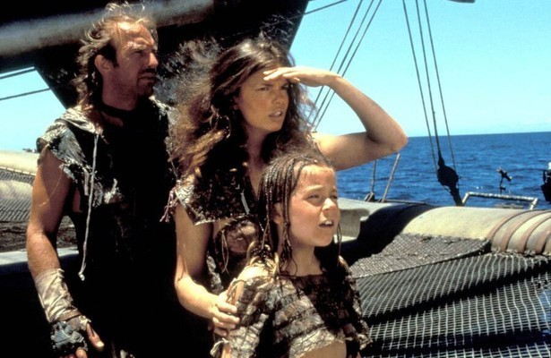 Kevin Costner, Tina Majorino en Jeanne Tripplehorn in Waterworld