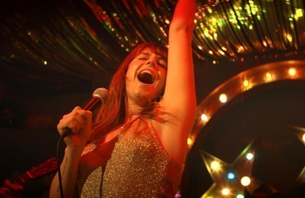 Jessie Buckley als Rose-Lynn in Wild Rose