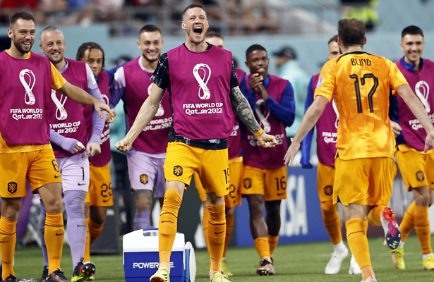 Bijna 4,8 miljoen kijkers zien Nederlands elftal naar kwartfinale gaan.