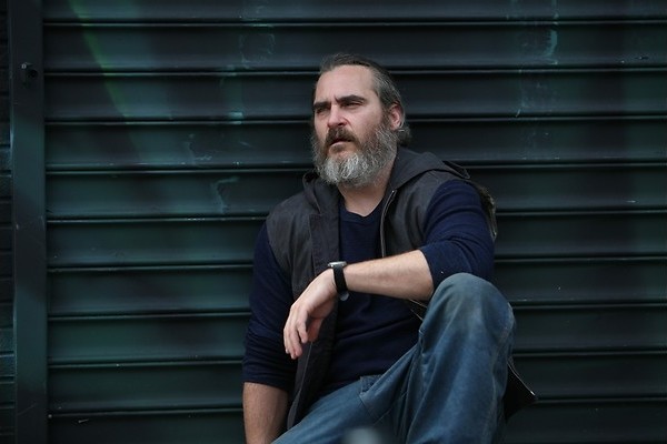 Joaquin Phoenix is goed met hamers