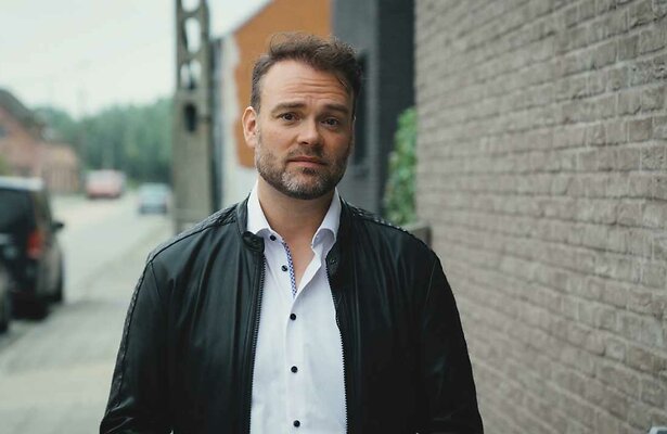 Maarten Steendam in Bizarre Erfenissen