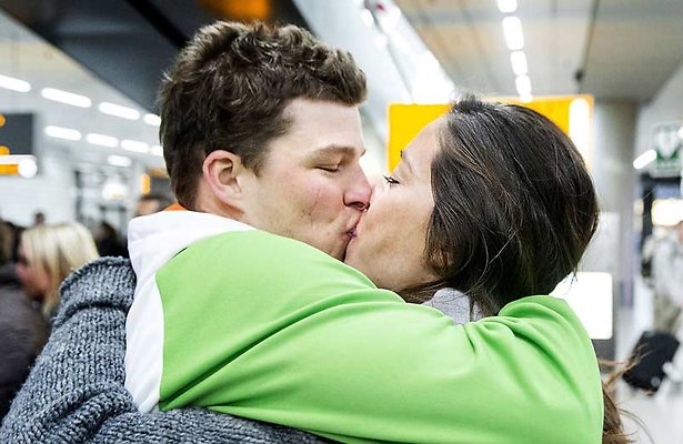 Sven Kramer en Naomi van As verwelkomen eerste kindje