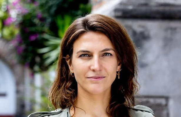 Anna Gimbrère voor Wie Is de Mol?