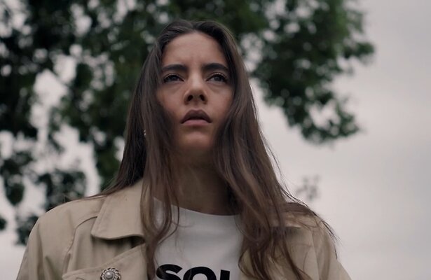 Demi valt achter het stuur in slaap