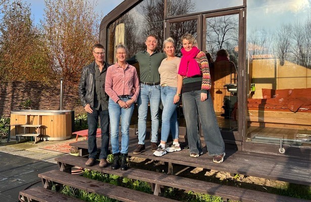 Herman, Tineke, Joshua, Laura, Joyce uit Bed & Breakfast