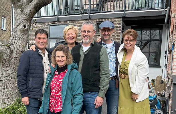 Dick, Bianka, Jos, Bas, Saskia en Marjolijn uit Bed & Breakfast