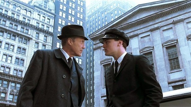 Tom Hanks zit achter Leonardo DiCaprio aan