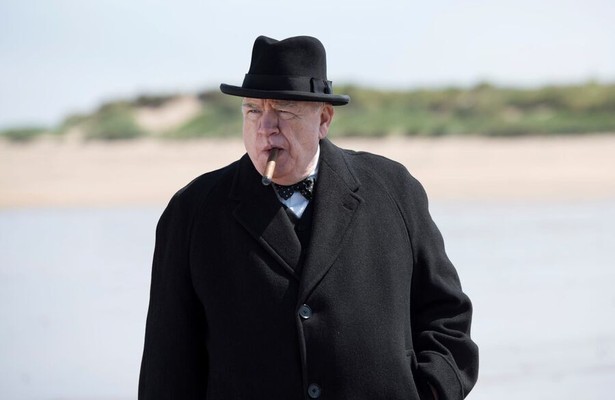 Brian Cox als Winston Churchill