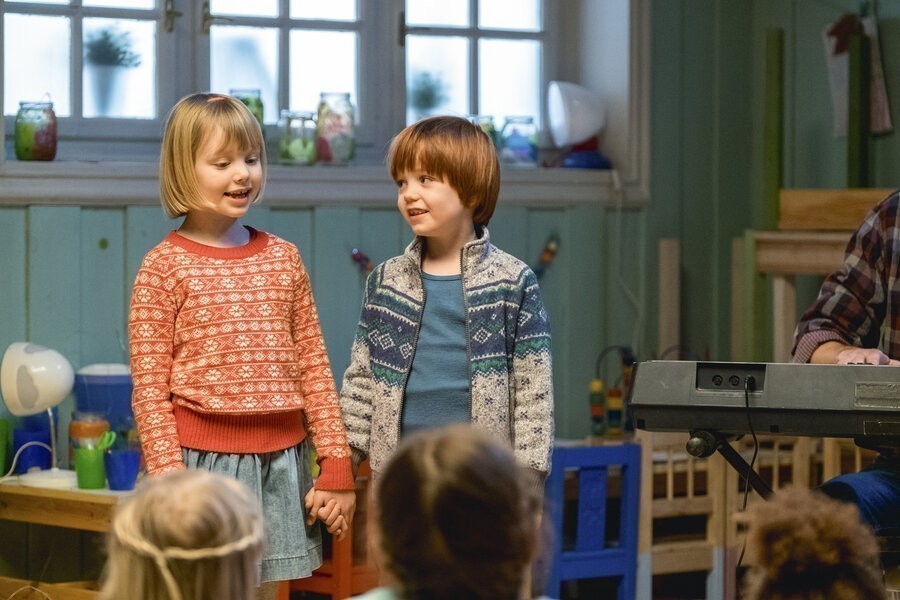 Casper en Emma maken theater