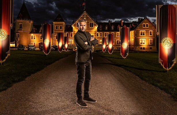 Presentator Tijl Beckand. 