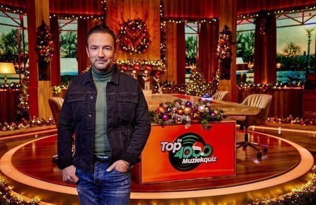 Gerard Ekdom voor De Top 4000 Muziekquiz