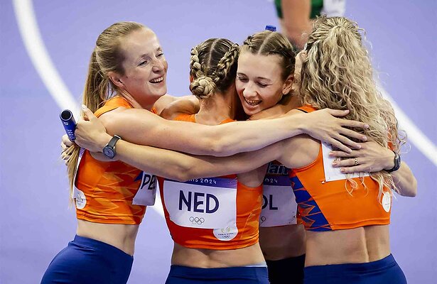 Lieke Klaver, Femke Bol, Cathelijn Peeters en Lisanne de Witte