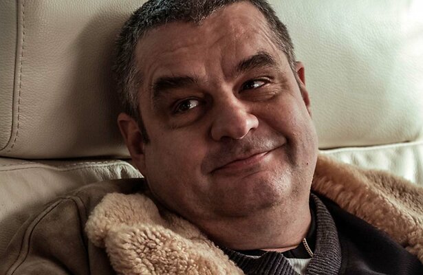 Frank Lammers onthult de cast van Ferry: de serie (en doet een mal dansje)