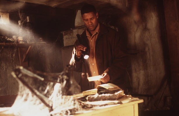 Denzel Washington in Fallen