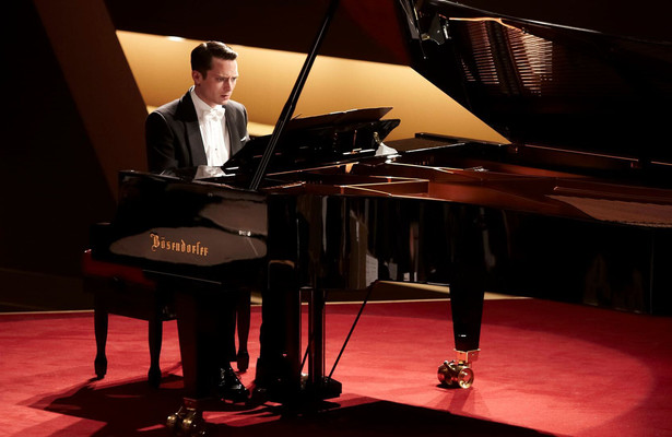 Elijah Wood in Grand Piano