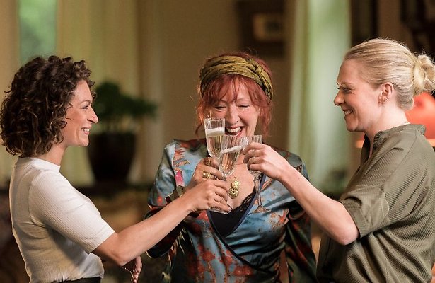 Loes Luca, Eva van de Wijdeven en Jelka van Houten