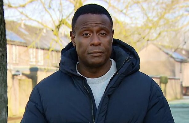 John Williams in Help, Mijn Man Is Klusser