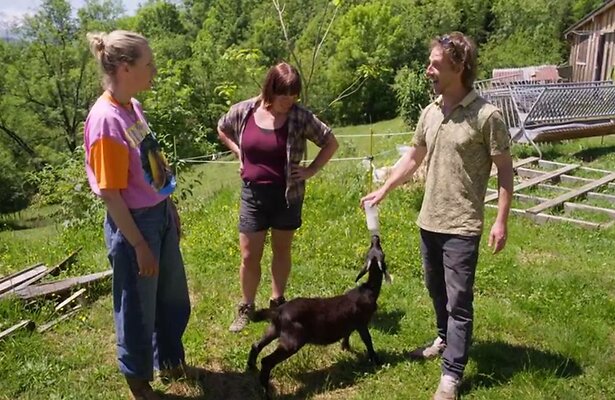 Leonie ter Braak op bezoek bij Judith en Bart.