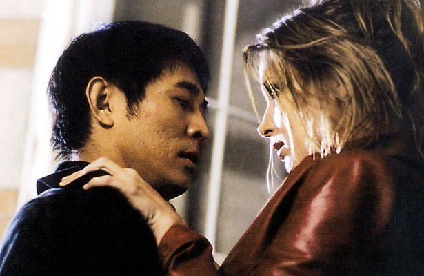 Jet Li en Bridget Fonda in Kiss of the Dragon