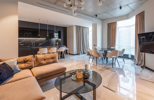 Creëer een knusse woonkeuken met deze budgetvriendelijke tips