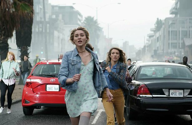 Zyra Gorecki en Natalie Zea in La Brea