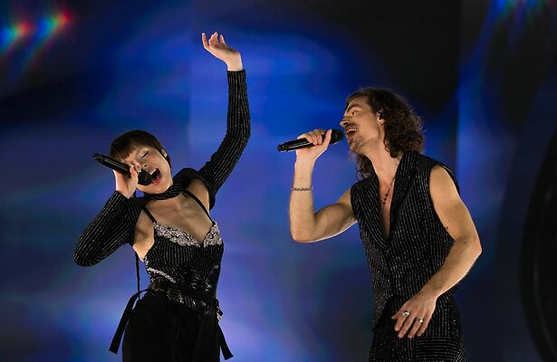 Mia Nicolai & Dion Cooper tijdens de eerste repetities van het Eurovisie Songfestival 2023