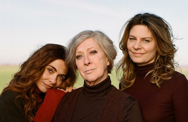 Georgina Verbaan, Loes Luca en Rifka Lodeizen in Maud & Babs