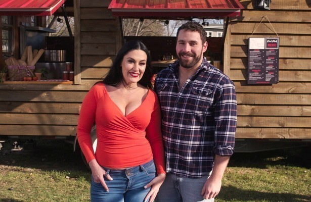 Kathleen en Nate voor Me or the Menu