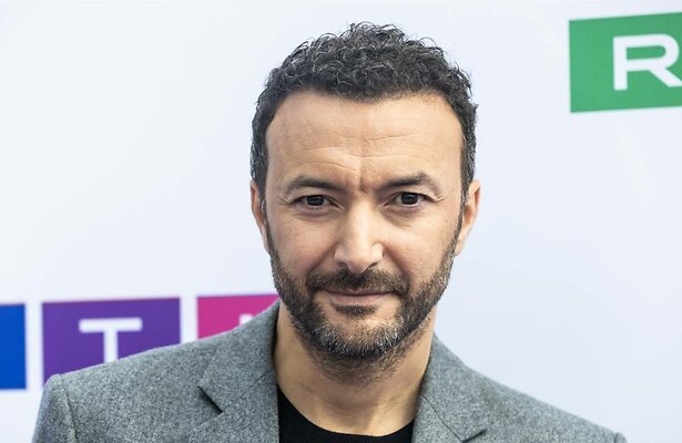 Nasrdin Dchar eerst Potlood en nu regisseur.